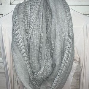 Women’s infinity scarf